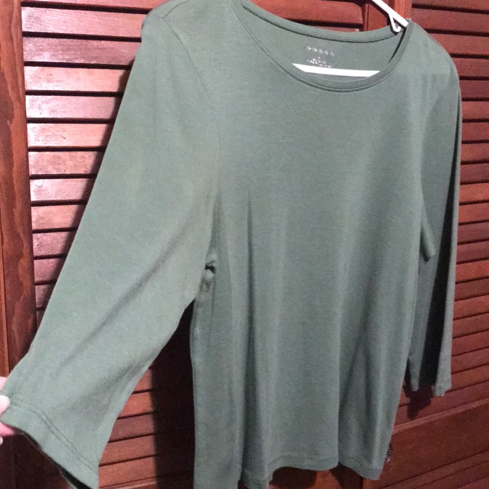 Ladies top - Picture 3 of 3